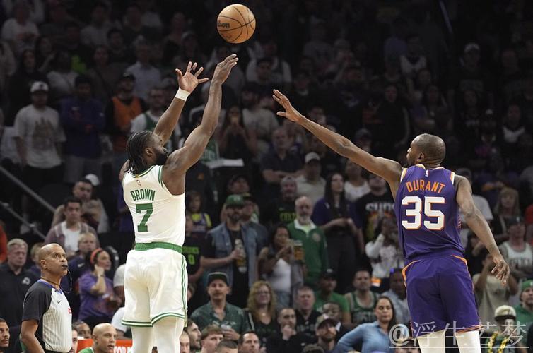 波尔津吉斯统治内线30+8 杜兰特独木难支 凯尔特人击败太阳 波尔津吉斯统治内线30+8 杜兰特独木难支 凯尔特人击败太阳