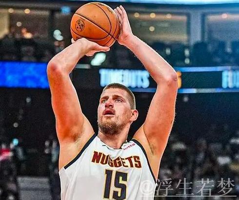 戈登上篮被盖 威少底角三分稳稳命中 戈登上篮被盖 威少底角三分稳稳命中